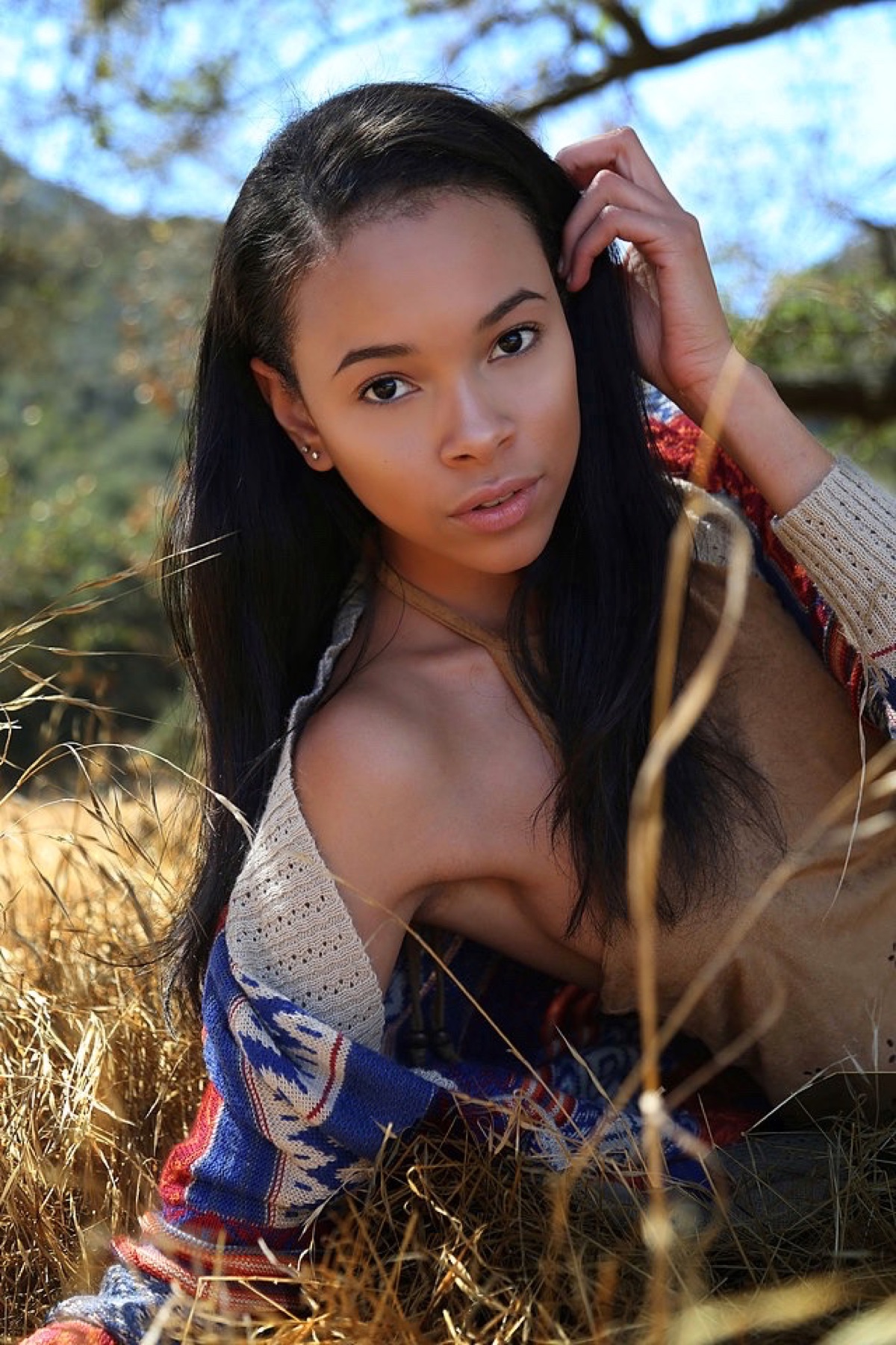 FEE outdoor portrait in a field