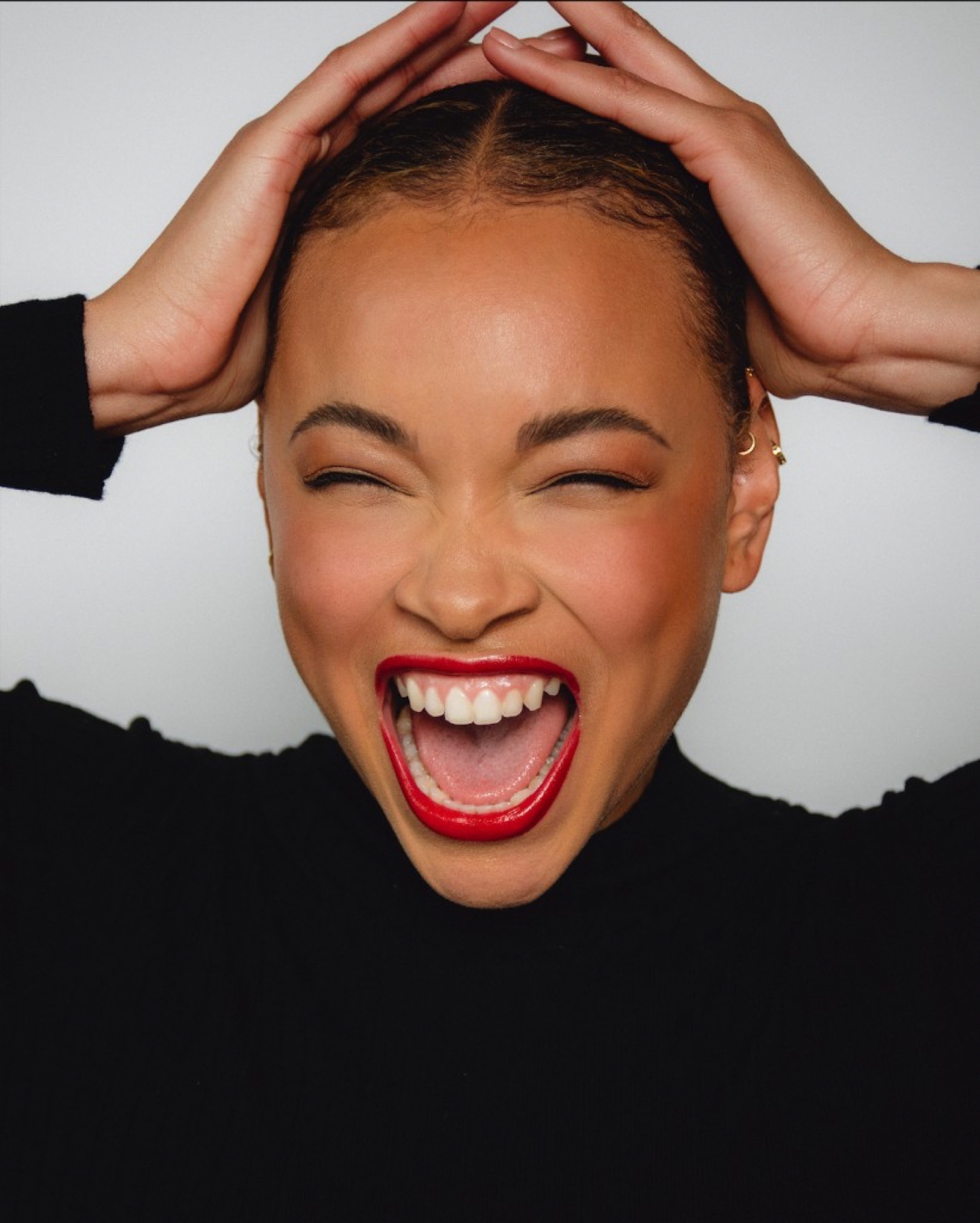 FEE laughing in a personality portrait